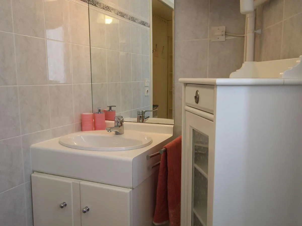 Appartement A Montgenevre, 5 Couchages, Balcon Sud, Parking, Animaux Admis, Proche Des Pistes - Fr-1-330D-121 0*, Montgenevre France